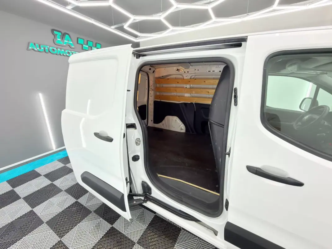 Citroën Berlingo 2019 - 11000 EUR, 128000 km - 128000km - foto 9 de 17