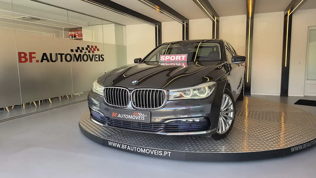 BMW 730 2016 - 29900 EUR, 188987 km - AUTO.MOTO.pt - 188987km - foto 1 de 69