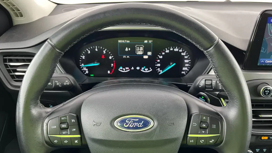 Ford Focus SW 2018 - 11999 EUR, 96051 km - AUTO.MOTO.pt - 96051km - foto 19 de 21