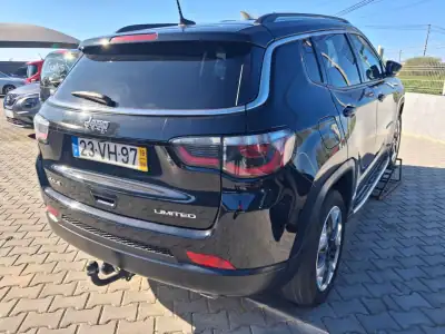 Jeep Compass 2018 - 23500 EUR, 73000 km - AUTO.MOTO.pt - 73000km - foto 7 de 9
