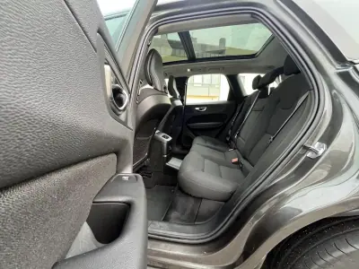 Volvo XC 60 2020 - 32750 EUR, 141000 km - AUTO.MOTO.pt - 141000km - foto 35 de 51