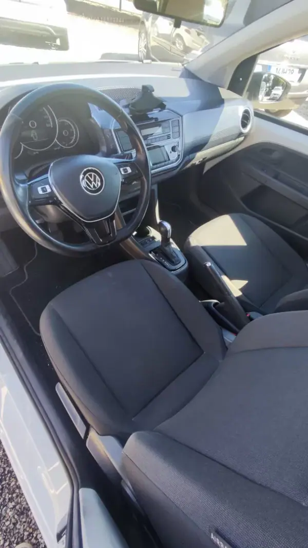Volkswagen e-Up! 2020 - 11998 EUR, 0 km - AUTO.MOTO.pt - foto 2 de 23