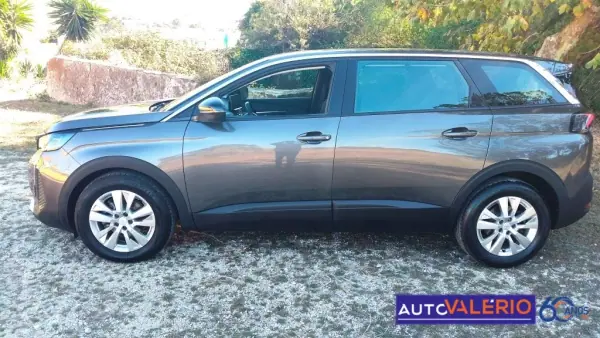 Peugeot 5008 2021 — foto 2 de 39