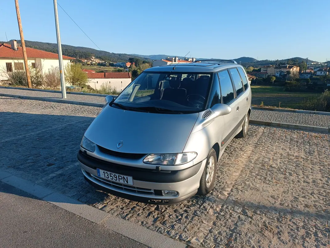 Renault Espace 2000 - 5400 EUR, 187000 km - AUTO.MOTO.pt - 187000km - foto 1 de 15