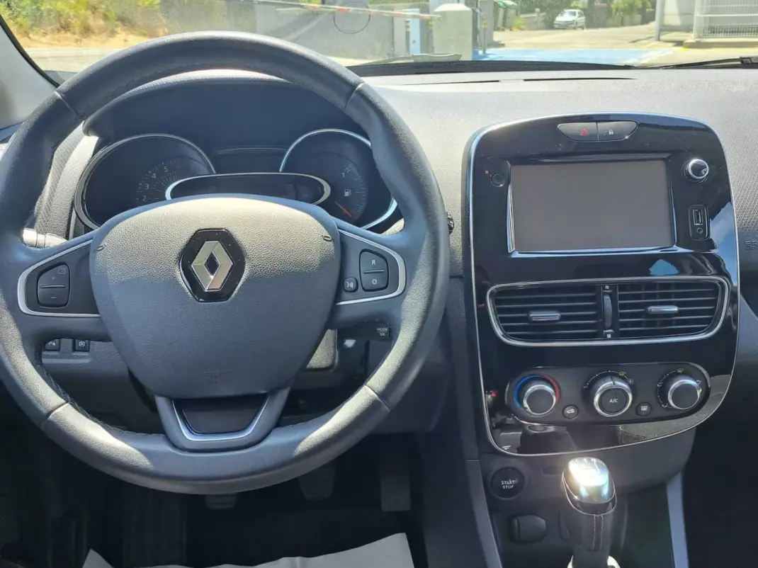 Renault Clio 2017 - 10950 EUR, 112648 km - 112648km - foto 12 de 45