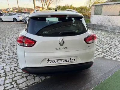 Renault Clio Sport Tourer 2016 - 10500 EUR, 138000 km - AUTO.MOTO.pt - 138000km - foto 8 de 37