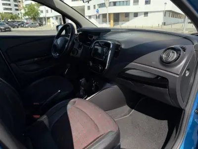 Renault Captur 2017 - 12995 EUR, 103000 km - AUTO.MOTO.pt - 103000km - foto 12 de 38