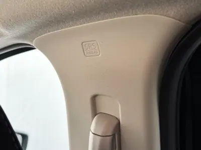 Mazda 2 2015 - 11500 EUR, 75000 km - AUTO.MOTO.pt - 75000km - foto 15 de 33