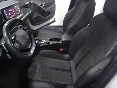 Peugeot 2008 2020 - 18750 EUR, 59000 km - AUTO.MOTO.pt - 59000km - foto 14 de 28
