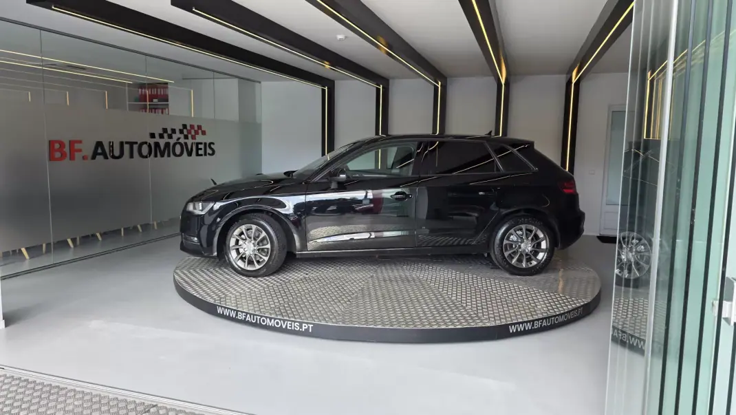 Audi A3 Sportback 2016 - 11900 EUR, 253264 km - AUTO.MOTO.pt - 253264km - foto 13 de 55