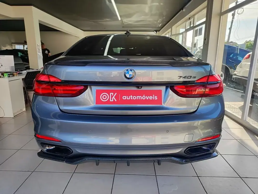 BMW 740 2018 - 29950 EUR, 249000 km - AUTO.MOTO.pt - 249000km - foto 10 de 41