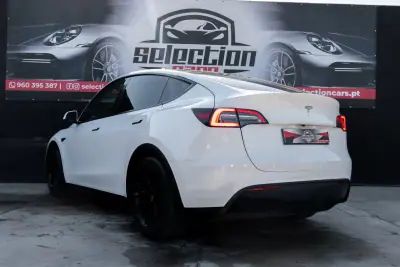 Tesla Model Y 2022 - 36900 EUR, 70000 km - AUTO.MOTO.pt - 70000km - foto 5 de 25