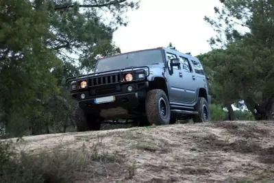 Hummer H2 2006 - 48800 EUR, 75250 km - AUTO.MOTO.pt - 75250km - foto 37 de 39