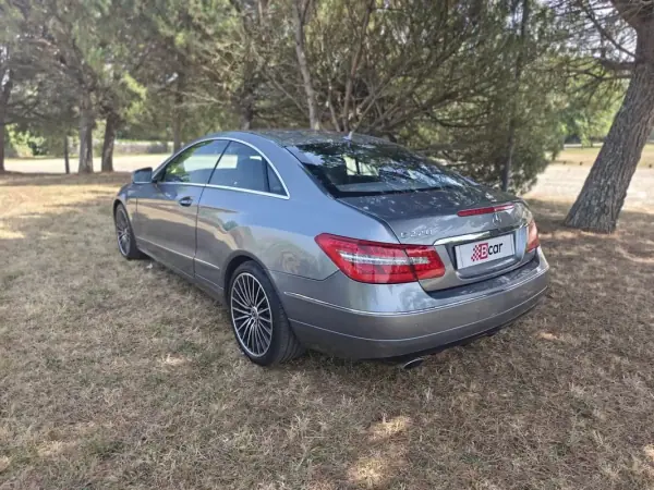 Mercedes-Benz E 220 2010 - 15499 EUR, 202000 km - AUTO.MOTO.pt - 202000km - foto 9 de 35