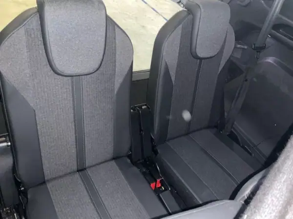 Peugeot 5008 2019 - 18750 EUR, 129646 km - 129646km - foto 11 de 13