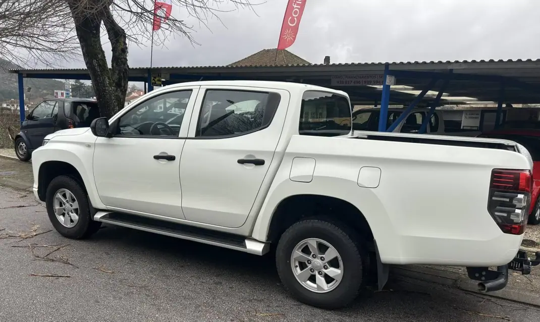 Mitsubishi L 200 King Cab 2022 - 29900 EUR, 136000 km - AUTO.MOTO.pt - 136000km - foto 3 de 12