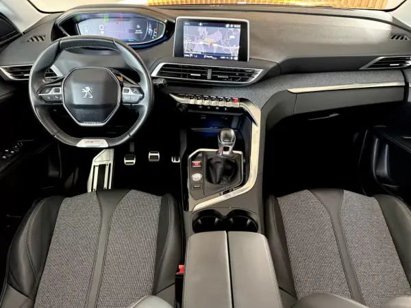 Peugeot 3008 2017 - 18500 EUR, 155000 km - AUTO.MOTO.pt - 155000km - foto 2 de 112