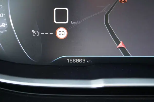 Peugeot 3008 2018 - 17990 EUR, 166000 km - AUTO.MOTO.pt - 166000km - foto 38 de 49