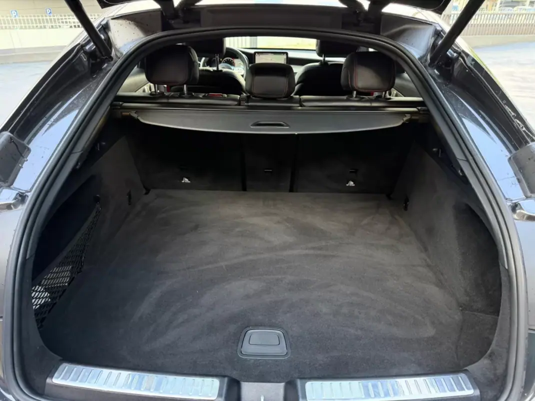 Mercedes-Benz GLC 43 AMG 2021 - 59000 EUR, 112000 km - AUTO.MOTO.pt - 112000km - foto 17 de 18