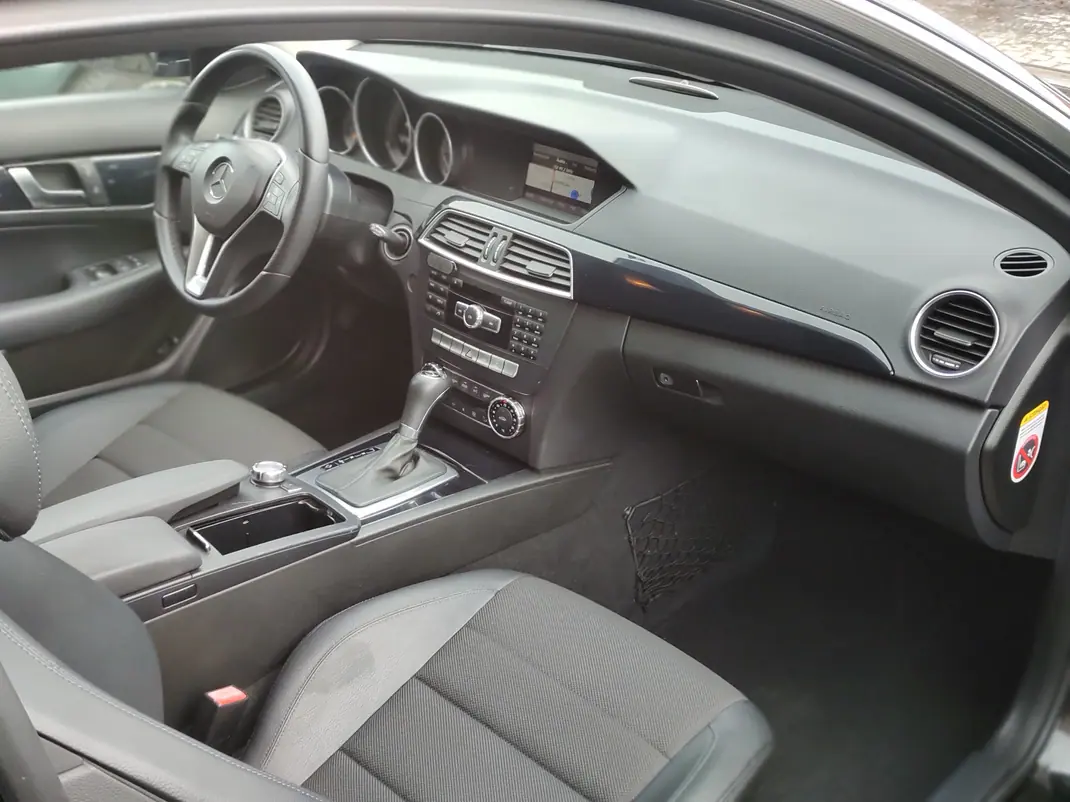 Mercedes-Benz C 220 2012 - 14900 EUR, 222999 km - AUTO.MOTO.pt - 222999km - foto 10 de 15