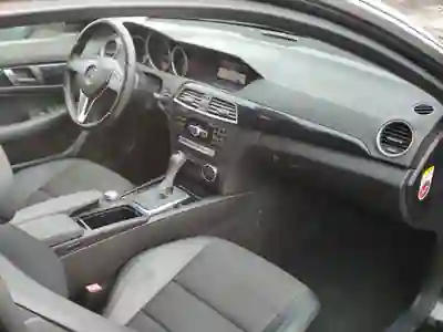 Mercedes-Benz C 220 2012 - 14900 EUR, 222999 km - AUTO.MOTO.pt - 222999km - foto 10 de 15