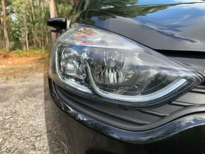 Renault Clio Sport Tourer 2019 - 13999 EUR, 127245 km - AUTO.MOTO.pt - 127245km - foto 41 de 53