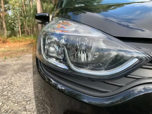 Renault Clio Sport Tourer 2019 - 13999 EUR, 127245 km - AUTO.MOTO.pt - 127245km - foto 41 de 53
