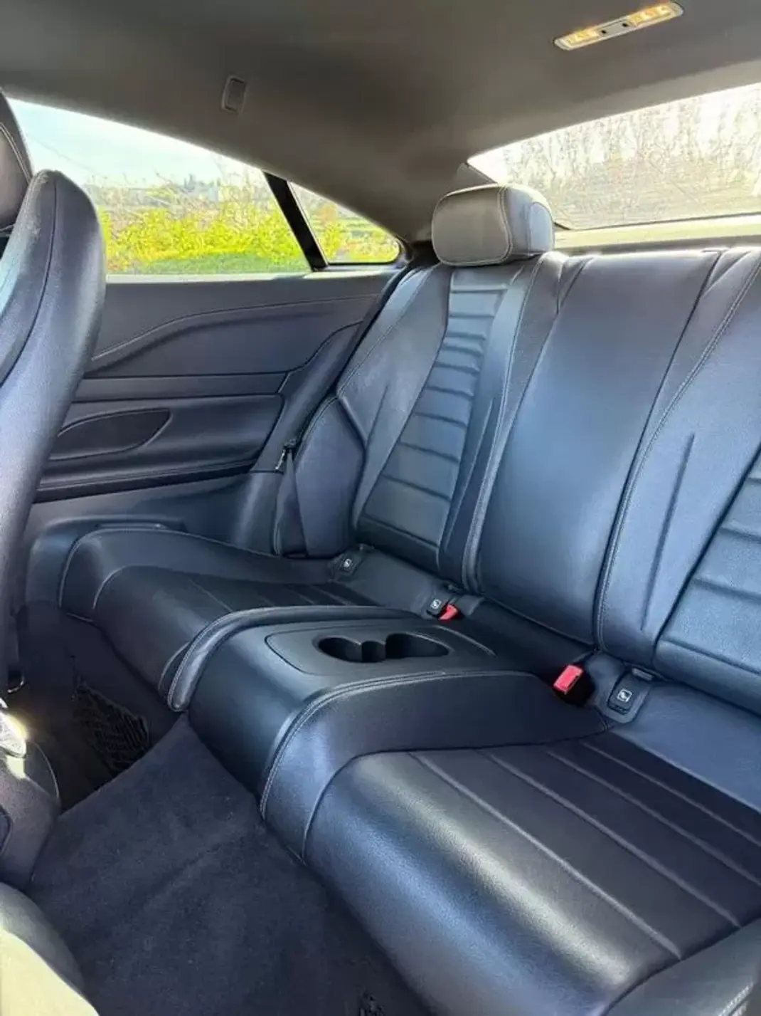 Mercedes-Benz E 220 2017 - 29990 EUR, 215000 km - AUTO.MOTO.pt - 215000km - foto 30 de 34