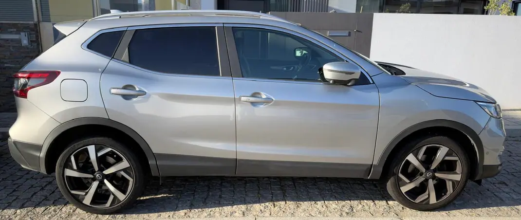 Nissan Qashqai 2018 - 15000 EUR, 139500 km - AUTO.MOTO.pt - 139500km - foto 9 de 9