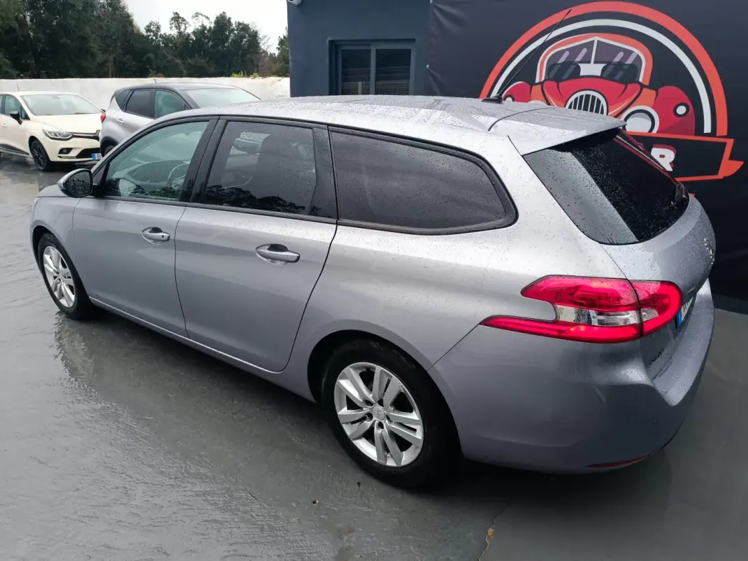 Peugeot 308 2020 - 13900 EUR, 168102 km - AUTO.MOTO.pt - 168102km - foto 6 de 28