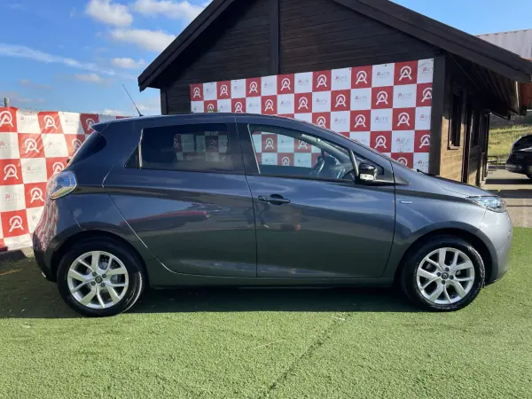 Renault Zoe 2019 - 13490 EUR, 67270 km - AUTO.MOTO.pt - 67270km - foto 2 de 21