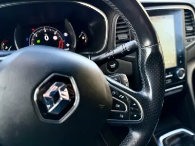 Renault Mégane 2020 - 17950 EUR, 114000 km - AUTO.MOTO.pt - 114000km - foto 20 de 23