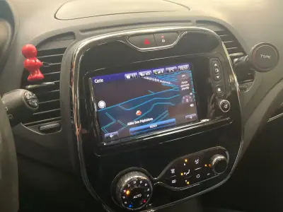 Renault Captur 2015 - 11995 EUR, 73170 km - AUTO.MOTO.pt - 73170km - foto 4 de 8