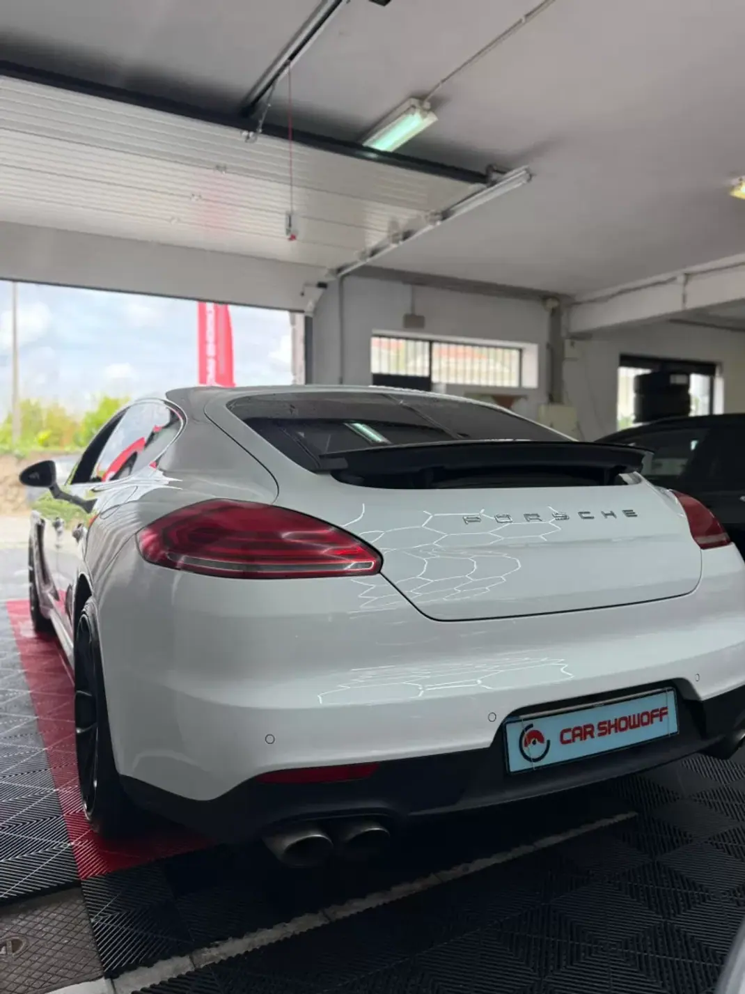 Porsche Panamera 2015 - 39900 EUR, 186000 km - AUTO.MOTO.pt - 186000km - foto 6 de 17