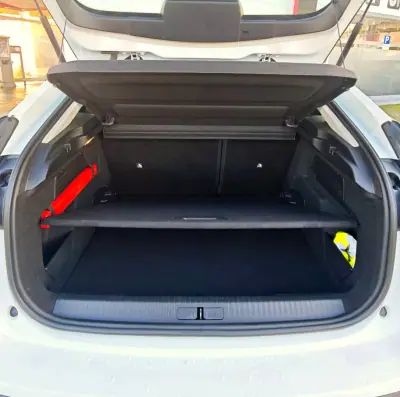 Citroën C4 2022 - 17400 EUR, 103000 km - AUTO.MOTO.pt - 103000km - foto 6 de 11
