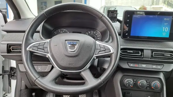 Dacia Sandero 2021 - 12900 EUR, 82644 km - AUTO.MOTO.pt - 82644km - foto 17 de 29