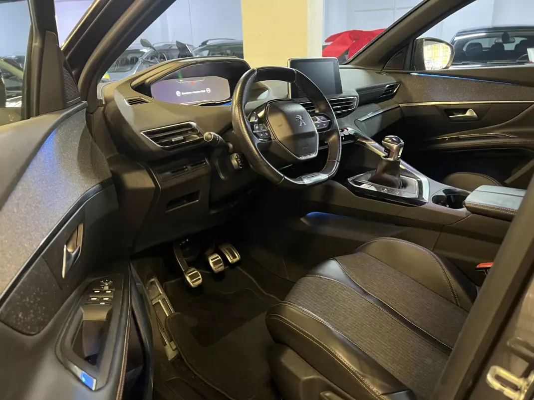 Peugeot 3008 2018 - 13990 EUR, 119000 km - 119000km - foto 5 de 38