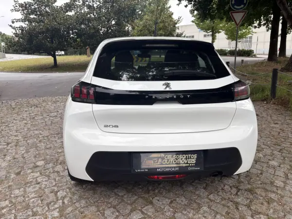 Peugeot 208 2022 - 12800 EUR, 71234 km - AUTO.MOTO.pt - 71234km - foto 6 de 25