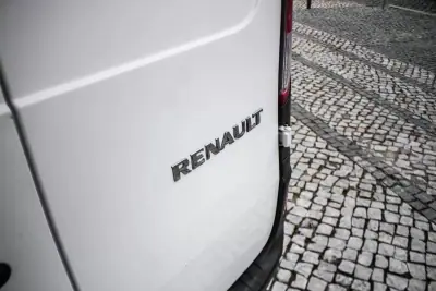 Renault Kangoo E-Tech 2020 - 9990 EUR, 57785 km - AUTO.MOTO.pt - 57785km - foto 12 de 28