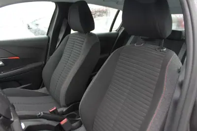 Peugeot 208 2022 - 16750 EUR, 121000 km - AUTO.MOTO.pt - 121000km - foto 15 de 18