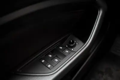 Audi Q8 e-Tron Sportback 2023 - 49900 EUR, 34353 km - AUTO.MOTO.pt - 34353km - foto 18 de 44