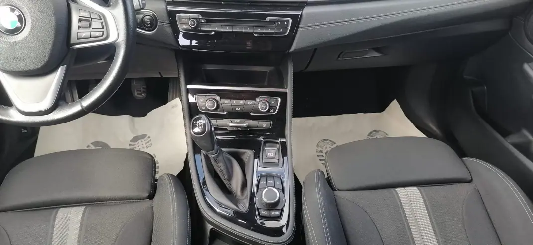 BMW 216 Active Tourer 2017 - 16600 EUR, 93120 km - AUTO.MOTO.pt - 93120km - foto 4 de 13
