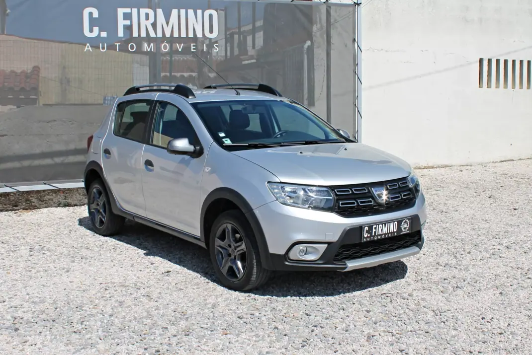 Dacia Sandero 2018 - 10400 EUR, 35110 km - AUTO.MOTO.pt - 35110km - foto 3 de 24