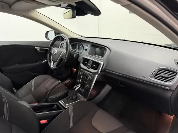 Volvo V40 2014 — foto 3 de 23