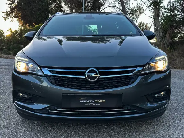Opel Astra Sports Tourer 2020 — foto 2 de 16