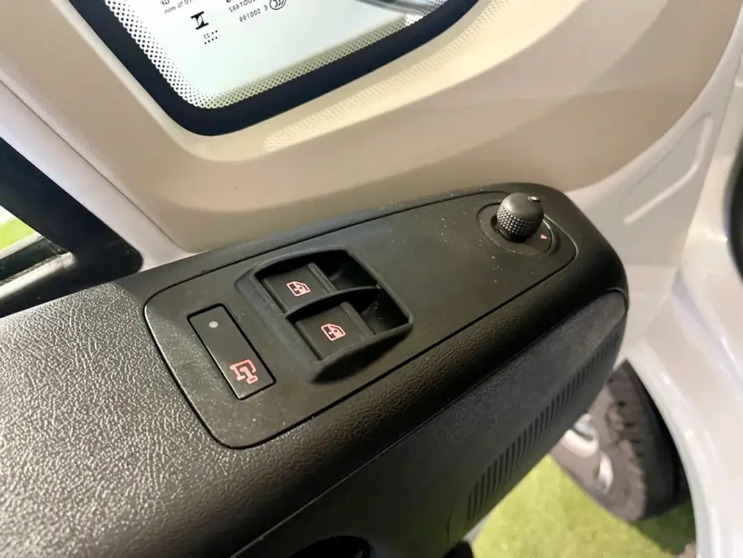 Fiat 2023 - 26450 EUR, 45000 km - AUTO.MOTO.pt - 45000km - foto 25 de 27