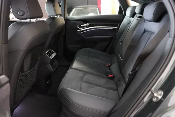 Audi e-tron 2023 - 45000 EUR, 106568 km - AUTO.MOTO.pt - 106568km - foto 21 de 36