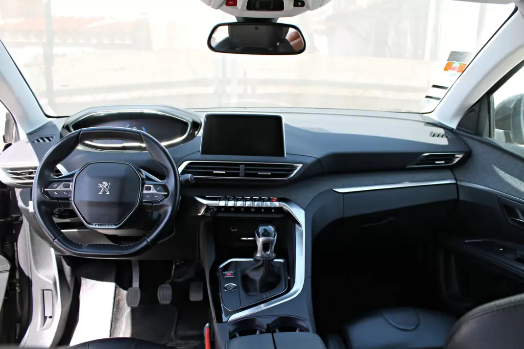 Peugeot 5008 2019 - 18900 EUR, 157458 km - AUTO.MOTO.pt - 157458km - foto 12 de 22