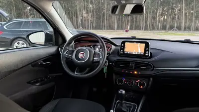 Fiat Tipo Station Wagon 2019 - 12900 EUR, 137000 km - AUTO.MOTO.pt - 137000km - foto 20 de 43