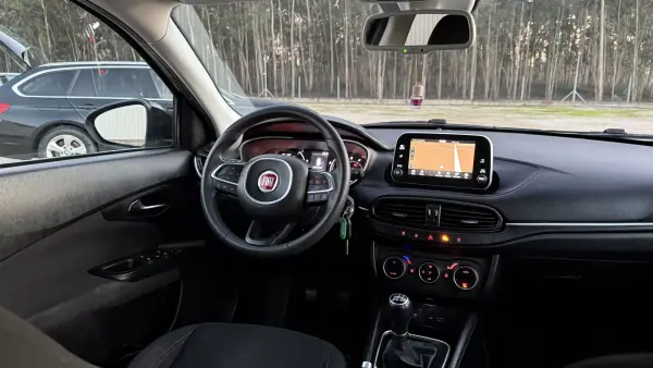 Fiat Tipo Station Wagon 2019 - 12750 EUR, 137000 km - AUTO.MOTO.pt - 137000km - foto 20 de 43